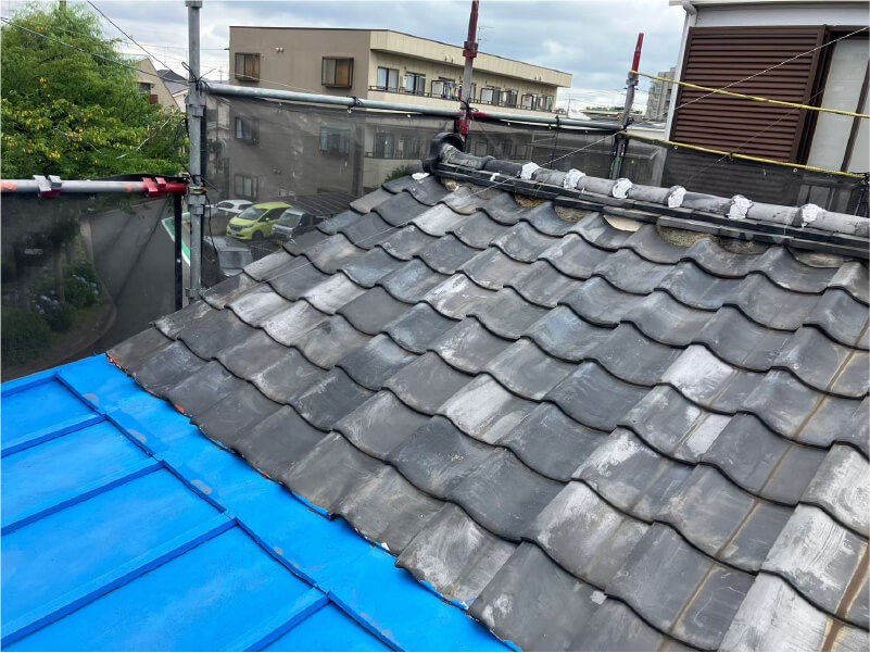 江戸川区の屋根葺き替え工事の施工前の様子