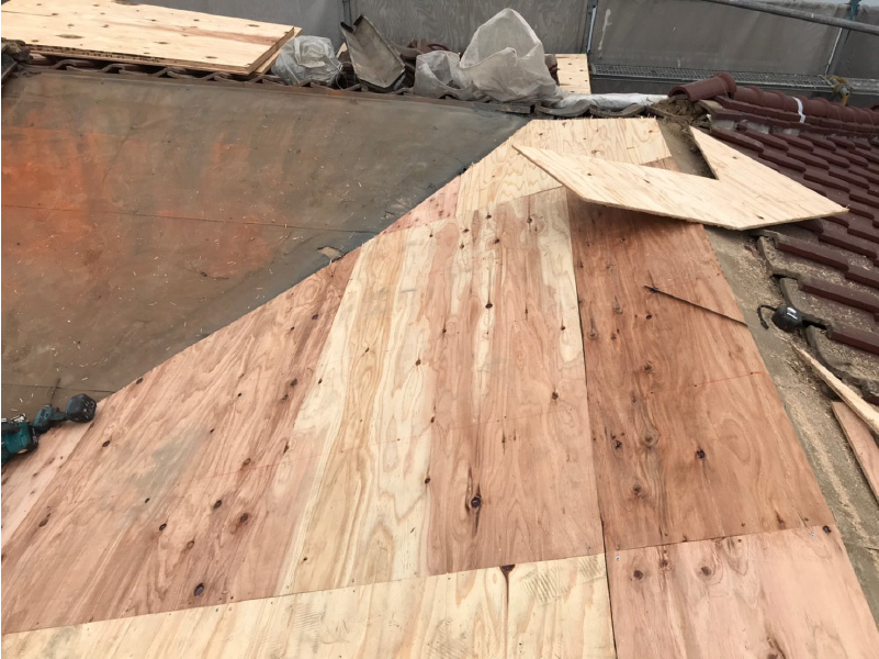 板橋区の屋根葺き替え工事の野地板の設置