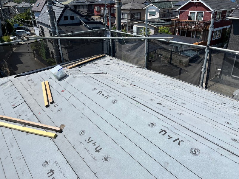 町田市の屋根リフォーム防水シートの設置