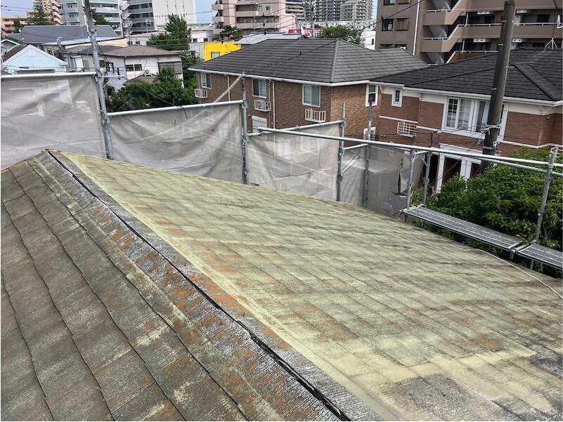 茅ヶ崎市の屋根葺き替え工事の棟板金の撤去