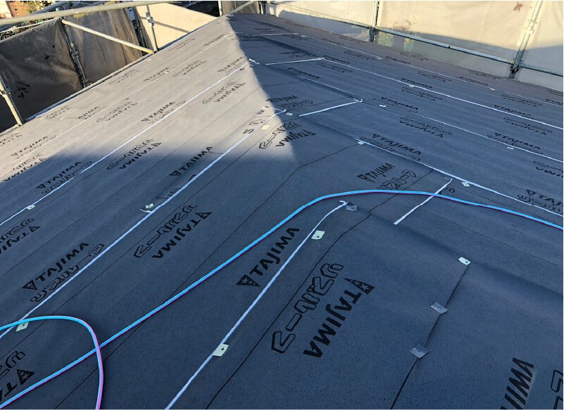 世田谷区の屋根リフォームの防水シートの設置