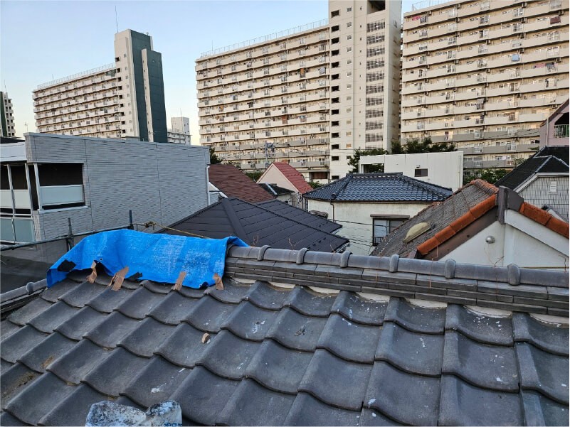 足立区の屋根リフォームの施工前の様子