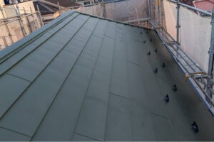川崎市の屋根カバー工法の施工事例