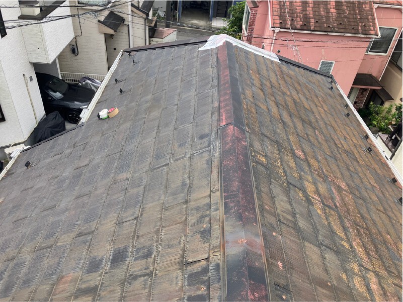 川崎市の屋根カバー工法の施工前の様子