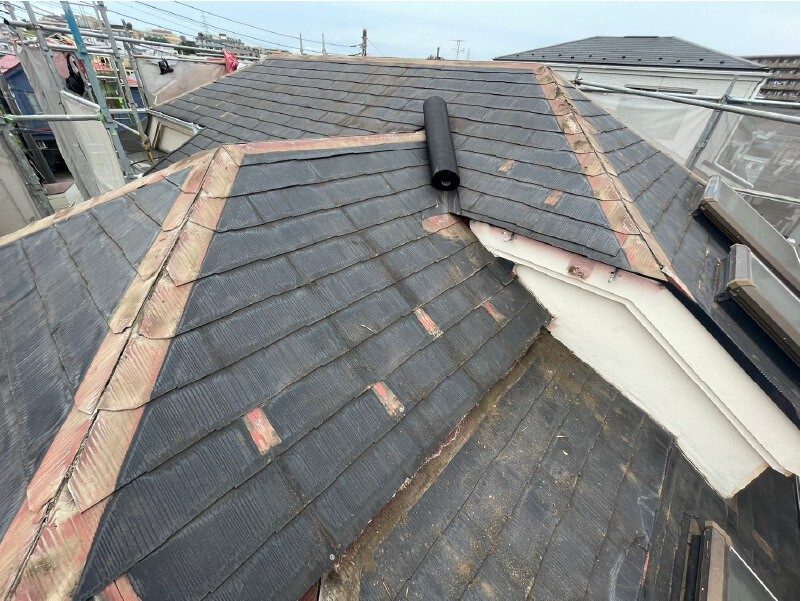 川崎市の屋根カバー工法の棟板金の撤去