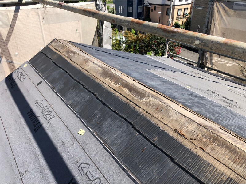 江東区の屋根リフォームの棟板金の撤去