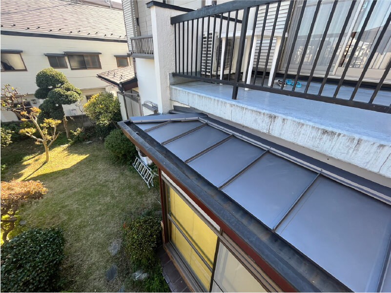 大田区の屋根の葺き替え工事の施工後の様子