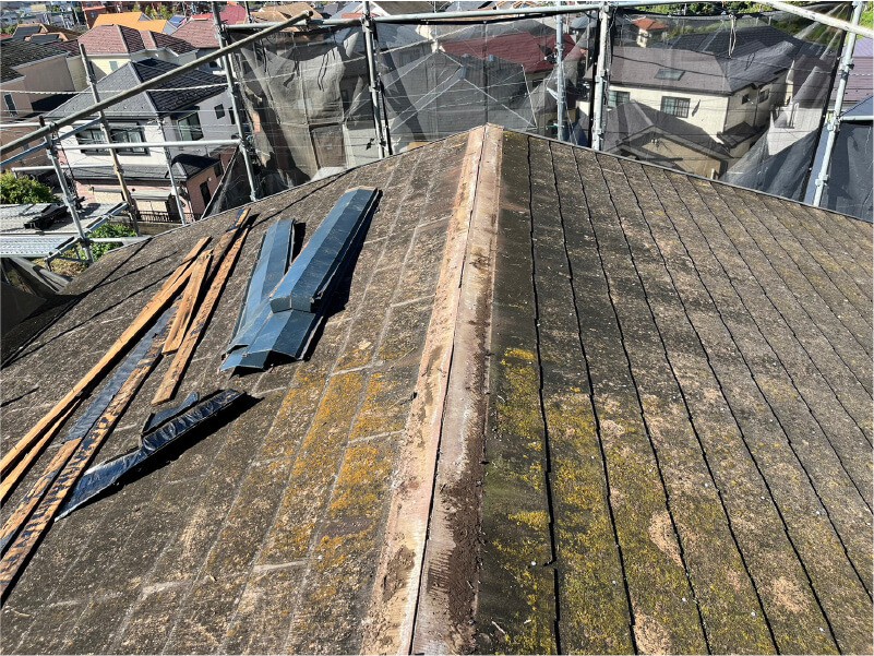 横浜市の屋根リフォームの棟板金の撤去