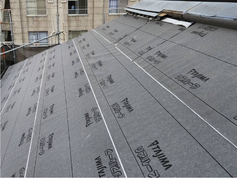 佐倉市の屋根葺き替え工事の野地板の設置