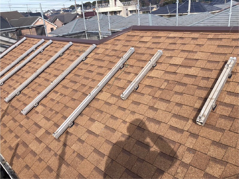柏市の屋根リフォームの太陽光パネルの設置