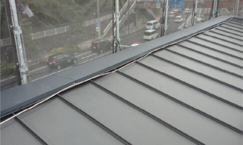 保土ヶ谷区のトタン屋根の葺き替え工事の施工事例